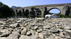 Bajo nivel del caudal del Mi�o a su paso por Lugo