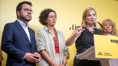 La portavoz de ERC, Raquel Sans, junto a Marta Rovira y Pere Aragons