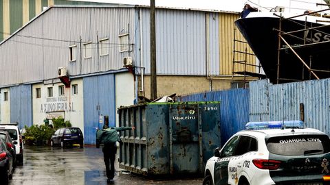 Operativo de la Guardia Civil y Polica Nacional contra el narcotrfico. Registros por la fabricacin de narcolanchas en una empresa de Moaa.