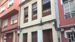 Los vecinos de la calle San Luis denuncian una agresi�n por parte de los habitantes de una casa okupada de la zona