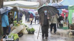 Un mercado pasado por agua en Carballo: �las im�genes!