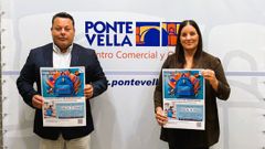 Óscar Aurelio Sánchez Gándara, representante del Centro Comercial Ponte Vella, y Marta Cousiño, del Departamento de Trabajo Social de la Fundación Amigos de Galicia.