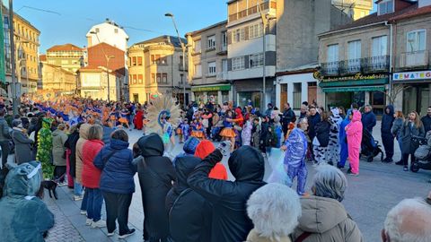 Las comparsas a su paso por las calles de Chantada