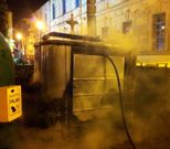 Uno de los contenedores afectados est� frente a la Alameda. 