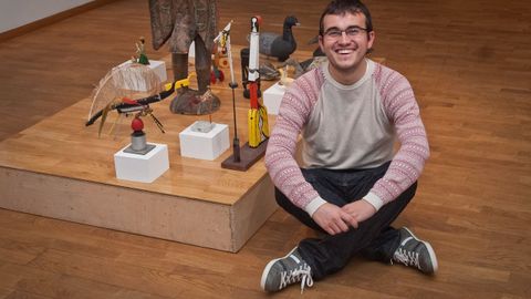 O escritor Carlos Call�n visita Catoira este venres