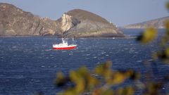 Un pesquero en la r�a de Viveiro, en una imagen de archivo