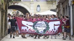 Ambiente granate para apoyar al Pontevedra en su camino al playoff