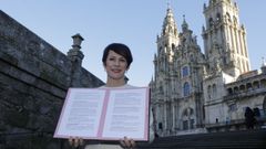Ana Pont�n, con los diez compromisos en su plan de gobierno.