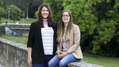Adriana Lueiro, a la izquierda, y su pareja, Camila, imparten cursos en l�nea que atienden las problem�ticas femeninas