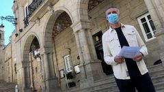Luis Seara, portavoz del BNG, a las puertas del Concello