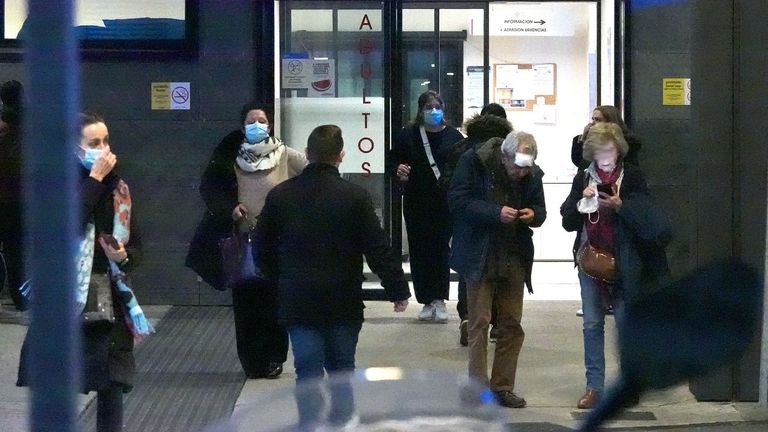 Las urgencias del Cunqueiro, con numerosos pacientes en la entrada