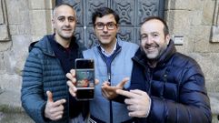 Francisco Alonso (izquierda), Nicol�s Carbone (centro) y Pedro S�nchez (derecha) se asociaron para crear Fivecast, una nueva red social que estar� disponible a partir de ma�ana en la que los usuarios pueden participar grabando p�dcast de un m�ximo de cinco minutos de duraci�n o escuchando los que hacen otros.