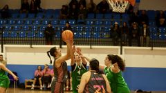 El CB Laracha gan� al Universidad de Oviedo en el Municipal