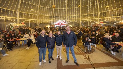 Mon�logo �Mortos de risa�, durante una actuaci�n en Vimianzo por Navidad