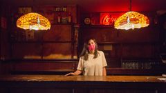 Irene Cas�s se despide de la discoteca Al L�o, pero contin�a al frente de dos pubs de Carballo