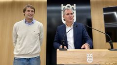 Los concejales del PP Juanma Mu�oz y Rafa Dom�nguez, durante su comparecencia para valorar el borrador de presupuesto de Pontevedra