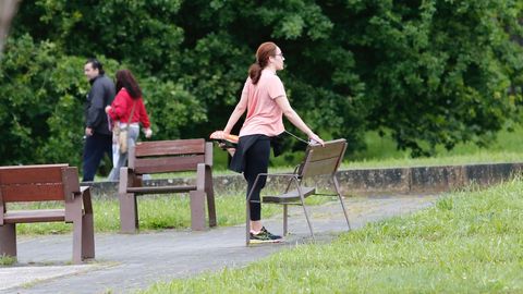Gente haciendo deporte o paseando por Pontevedra