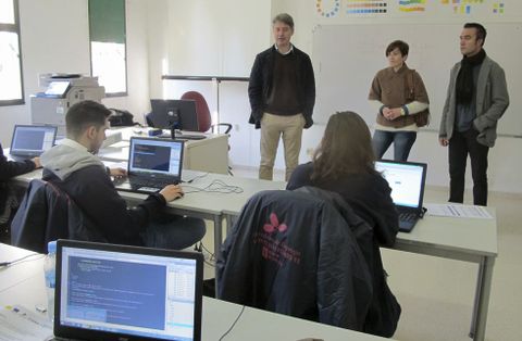 Cacabelos visit� ayer a los alumnos del taller de empleo de Monte das Flores. 
