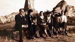 Pedro Saco, con camisa blanca, con Antonio Dacal (izquierda), sus respectivas esposas y otro matrimonio