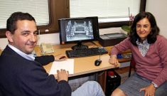 Los profesores Juan Ortiz y Mariluz Gil, del grupo de investigaci�n USCAN3D, de la Universidade. 