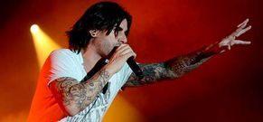 Melendi hizo vibrar al n�meroso p�blico que se congreg� ayer en Castrelos.