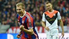 El Bayern de M�nich gole� sin piedad a un Shakhtar que se qued� con 10 jugadores a los 3 minutos.