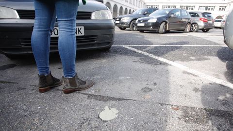 Los sensores que detectan si las plazas están libres están incrustados en el asfalto