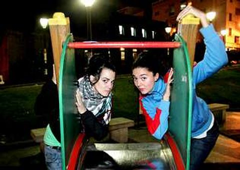 Yolanda Paz y Vanessa Rivas, las dos actrices de la �performance�, ayer