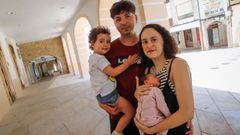 �lex y Alicia, con Sof�a y la peque�a Mara.