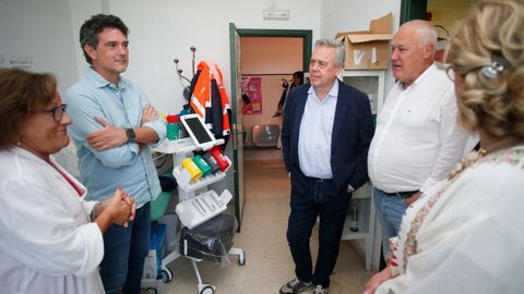 El conselleiro de Sanidade,Antonio Gmez Caamao,en su visita el centro de salud de Becerre.