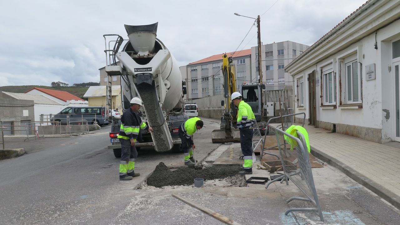 Concluye la obra de renovación del abastecimiento en la avenida de Méndez Núñez de Caión