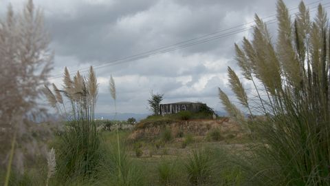 Nido de ametralladoras de San Miguel de la Barreda, donde se est cosntruyendo el polgono de Bobes (Siero). Form parte de la lnea defensiva republicana durante la Guerra Civil