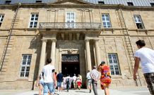 Las visitas a los Arsenales, ya implantadas en verano y vacaciones, fue una primera experiencia.