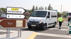 Esta furgoneta de color blanco es la que utiliza la Guardia Civil de Tr�fico para vigilar las carreteras gallegas