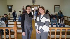 Tamara Balboa Garc�a (Interior Galego Vivo) y Eva P�rez Gamote (PSOE), en el Concello de Vilardev�s.