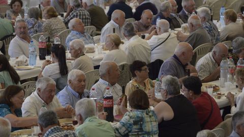 Comida de la tercera edad de Guntn 