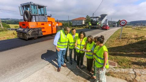 La delegada de la Xunta, Bel�n do Campo, visit� el tramo en obras de la AC-223 en Mes�a. 