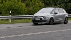 Baches en la calzada de la N-120 entre Rairos y Augas Mestas
