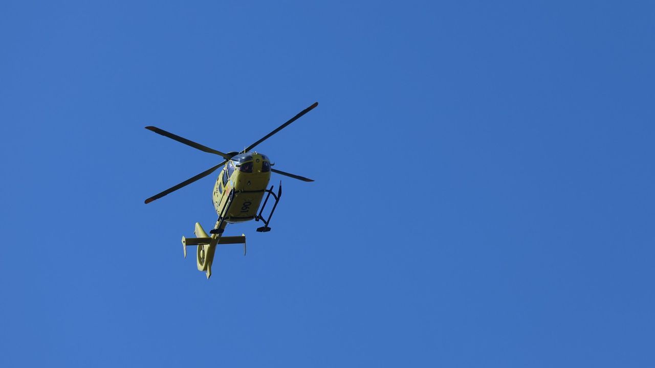 Reaniman y evacúan en helicóptero a un hombre que entró en parada cardiorrespiratoria en Viveiro