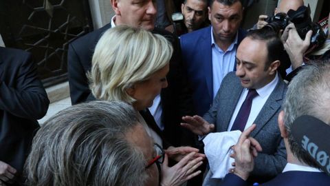 Le Pen rechaza el velo