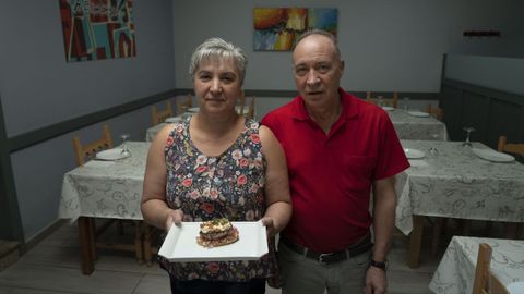 El matrimonio al frente del Mes�n O Forno