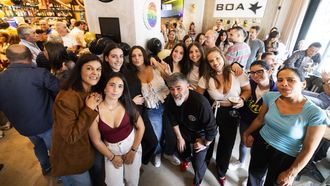 Loureiro, con parte de su equipo, durante la fiesta.