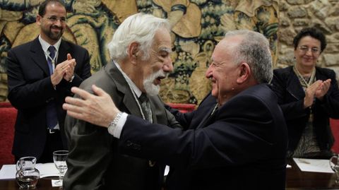 O presidente da RAG, Xess Alonso Montero, sada a Losada