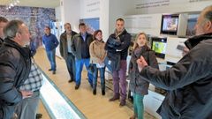 Miembros de la asociacin navarra de sumilleres en una visita al Centro do Vio da Ribeira Sacra