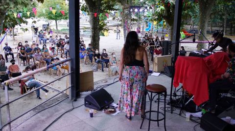 Concierto del tro formado por Faia, Nacho y Lar, que llegan a Lugo.