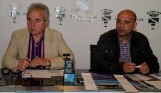 Fern�ndez y Rodr�guez ayer, ofreciendo la �ltima hora de Feiradeza