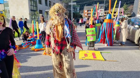 Uno de los participantes en el desfile de entroido de A Ra de Valdeorras.