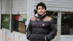 Yohum Rangel, delante del local de Caranza. 