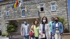 La nueva alcaldesa, Mar�a Josefa Pose Rodr�guez, en el centro, con su equipo