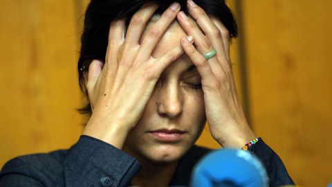 Nevenka durante la rueda de prensa en la que denunci� p�blicamente el acoso de Ismael �lvarez en marzo del 2000